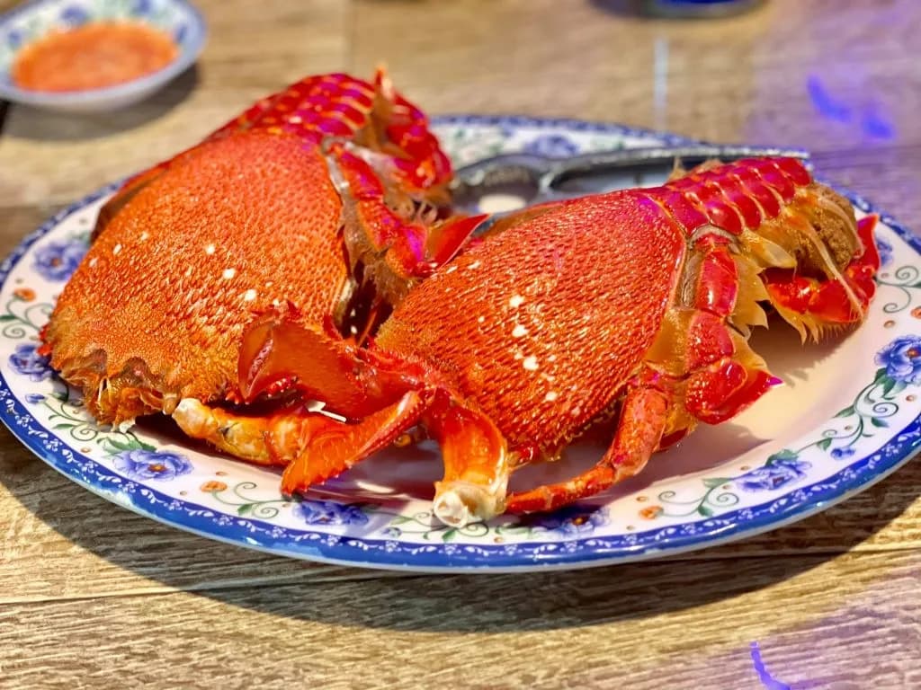 Cua Huỳnh Đế Đảo Phú Quý