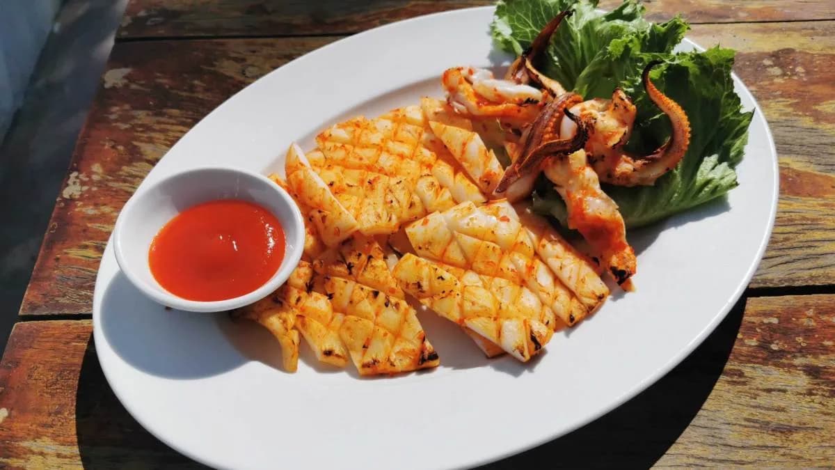 Đầu bếp chế biến ẩm thực